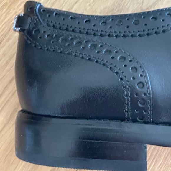 Classic Black Leather Brogues for Women - Picture 4 of 8